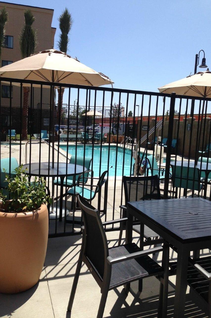 By Marriott Angeles Redondo